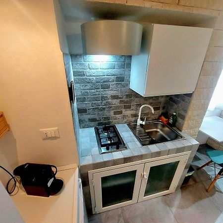 פולינאנו א מארה Dimora Altomare Holiday Suites - Locazione Turistica מראה חיצוני תמונה