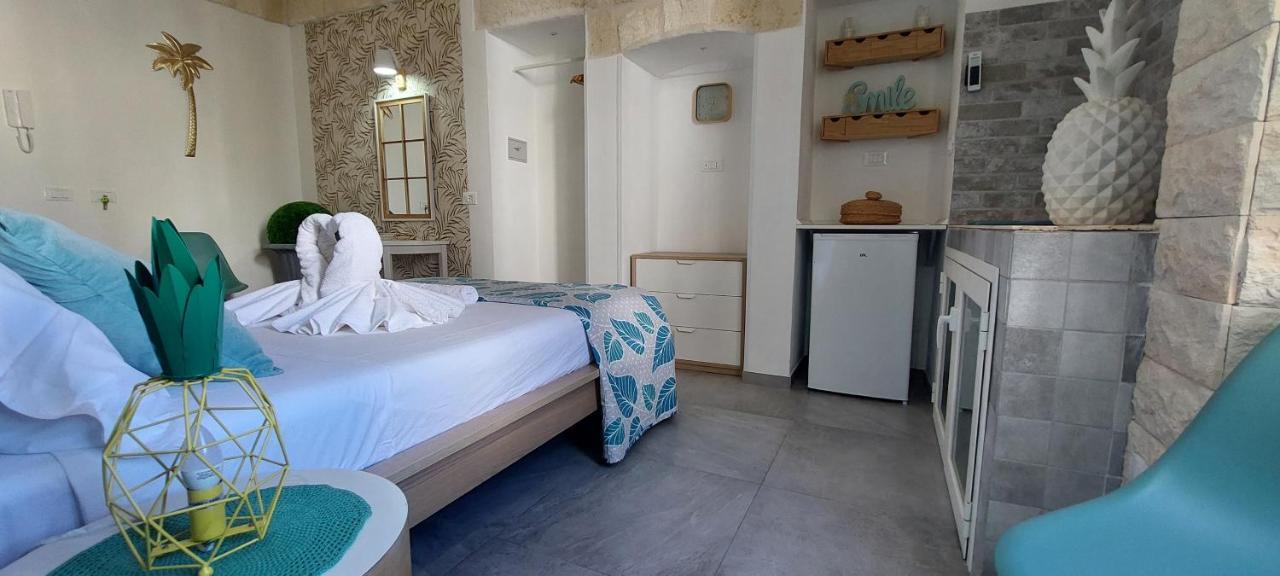 פולינאנו א מארה Dimora Altomare Holiday Suites - Locazione Turistica מראה חיצוני תמונה