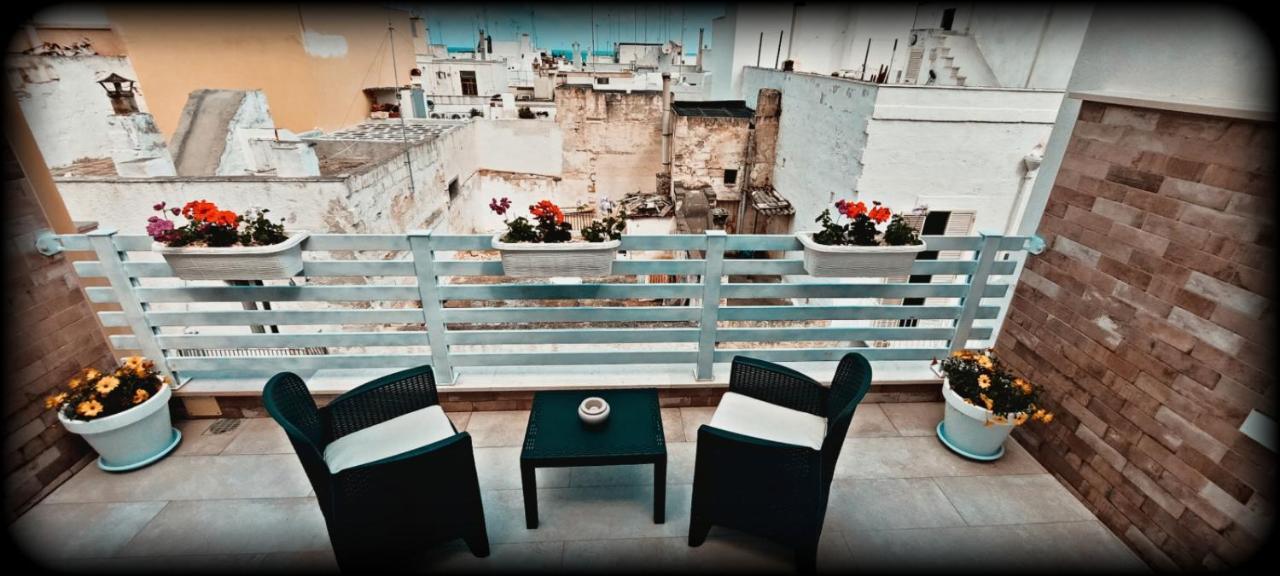 פולינאנו א מארה Dimora Altomare Holiday Suites - Locazione Turistica מראה חיצוני תמונה
