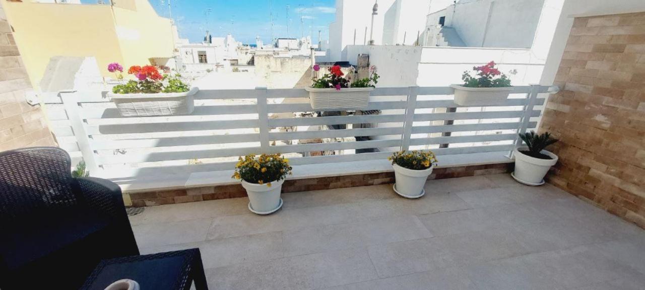 פולינאנו א מארה Dimora Altomare Holiday Suites - Locazione Turistica מראה חיצוני תמונה