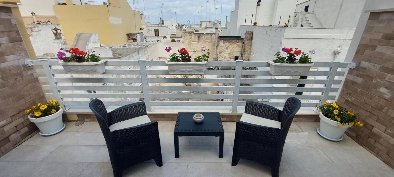 פולינאנו א מארה Dimora Altomare Holiday Suites - Locazione Turistica מראה חיצוני תמונה
