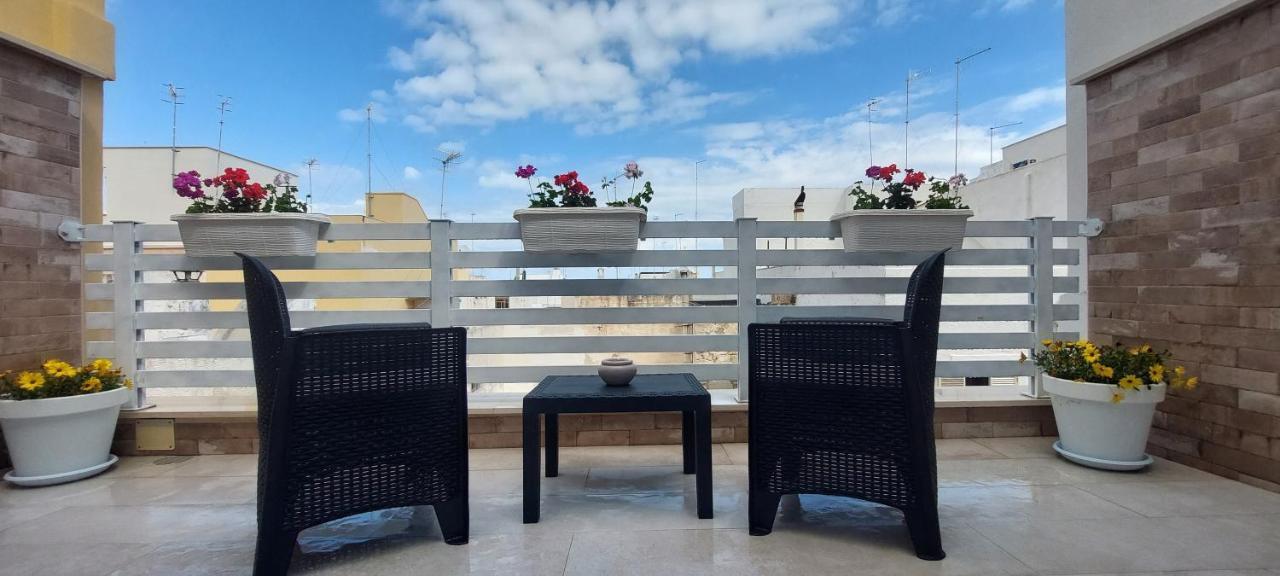 פולינאנו א מארה Dimora Altomare Holiday Suites - Locazione Turistica מראה חיצוני תמונה