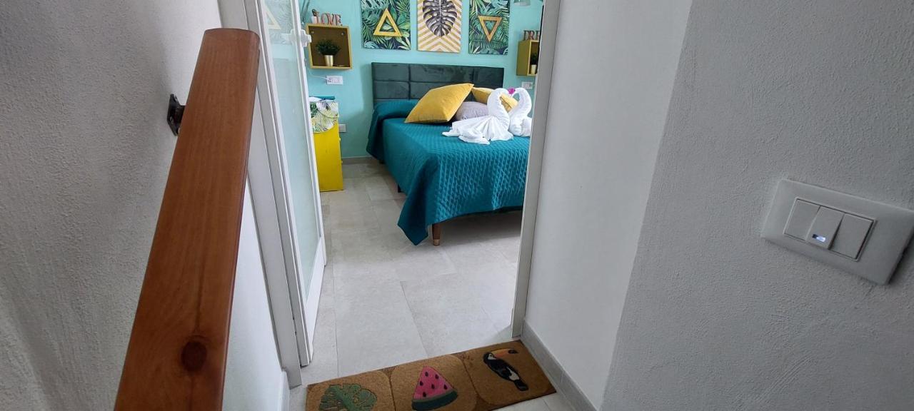 פולינאנו א מארה Dimora Altomare Holiday Suites - Locazione Turistica מראה חיצוני תמונה
