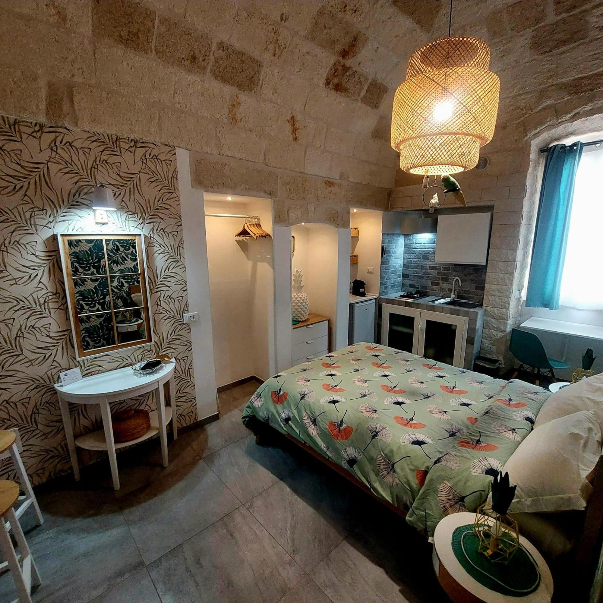 פולינאנו א מארה Dimora Altomare Holiday Suites - Locazione Turistica מראה חיצוני תמונה