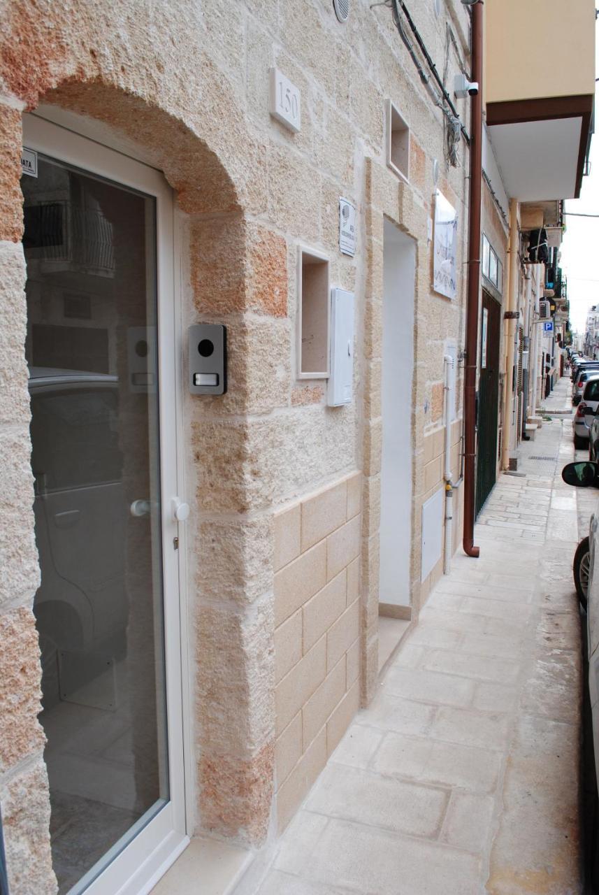 פולינאנו א מארה Dimora Altomare Holiday Suites - Locazione Turistica מראה חיצוני תמונה
